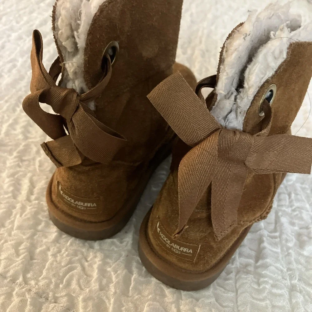 Kookaburra by Ugg‎ Girl's Short Boots-Size 3-Sherpa Lined